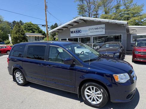 Used 2014 Dodge Grand Caravan SXT w/ UConnect Hands-Free Group FWD image 29
