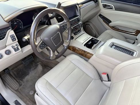 Used 2015 GMC Yukon XL Denali image 6