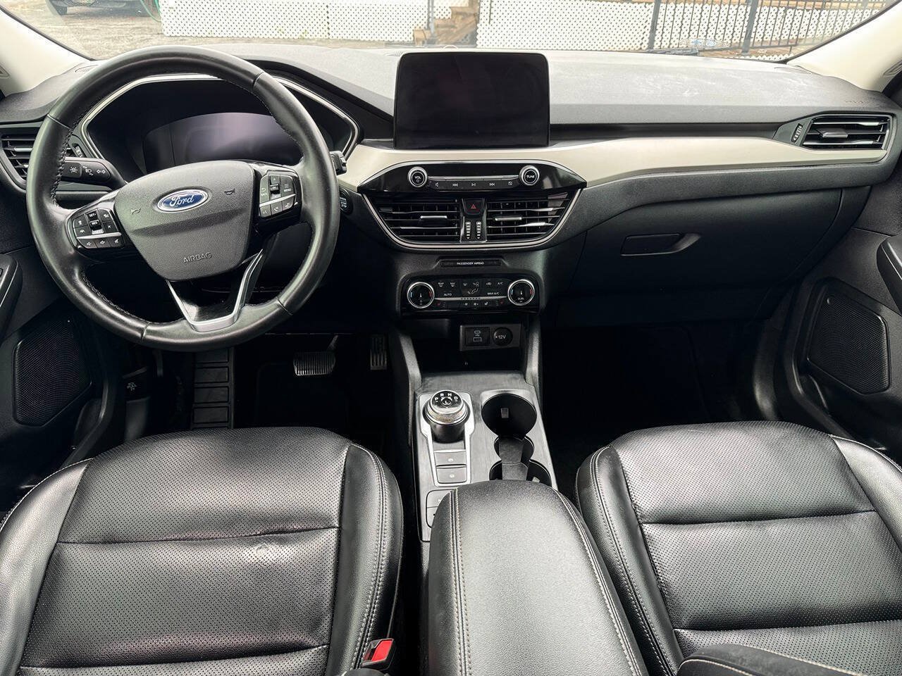 Used 2022 Ford Escape SEL w/ Technology Package FWD image 17