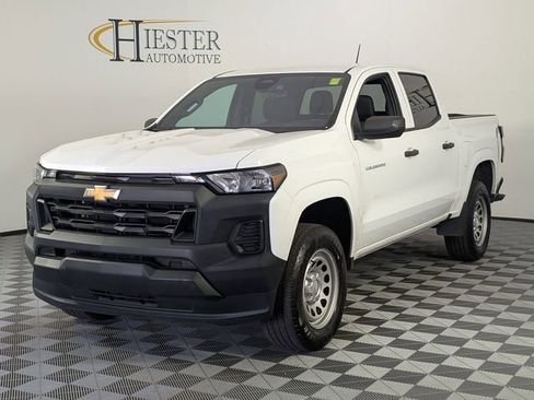Used 2023 Chevrolet Colorado W/T image 4
