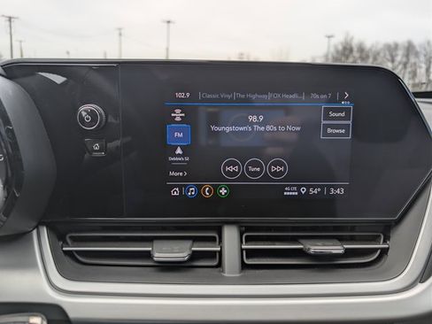 Used 2024 Chevrolet Trax RS image 22