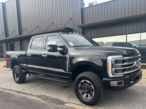 Used 2023 Ford F250 Platinum w/ Tremor Off-Road Package image 3