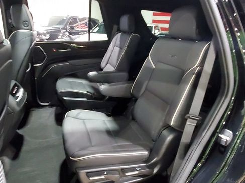 Used 2023 Cadillac Escalade Premium Luxury AWD/4WD image 26