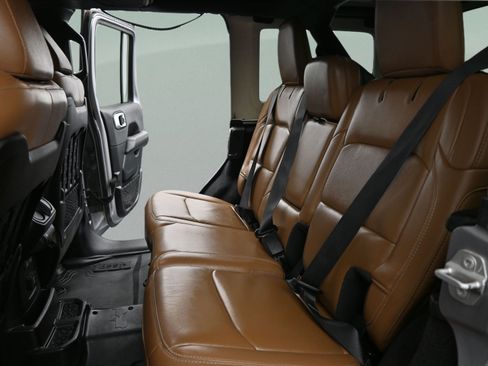 Used 2021 Jeep Wrangler Unlimited Rubicon AWD/4WD image 23