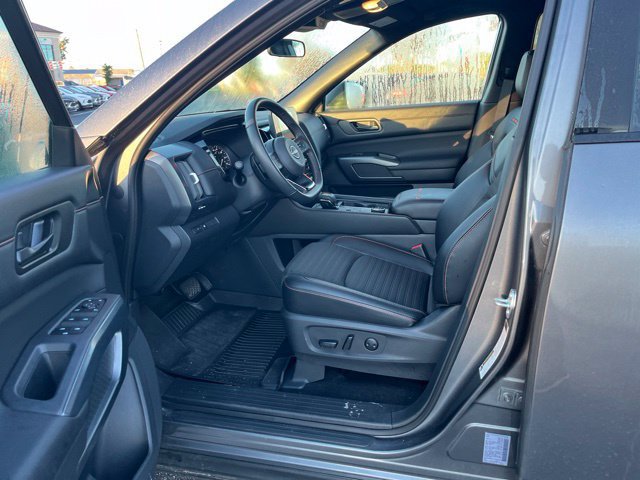 Used 2024 Nissan Pathfinder Rock Creek AWD/4WD image 5