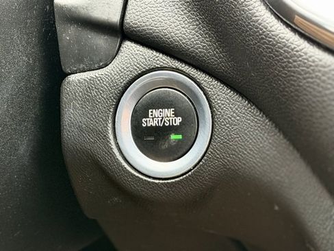 Used 2019 Chevrolet Equinox LT image 12