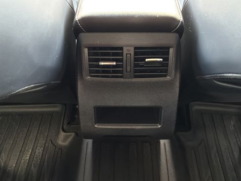 Used 2025 Mitsubishi Outlander SE FWD image 17