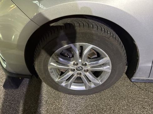 Used 2021 Toyota Sienna XSE image 8