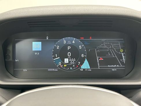 New 2026 Land Rover Discovery S AWD/4WD image 16