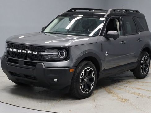 Certified 2025 Ford Bronco Sport Outer Banks w/ Outer Banks Tech Package+ AWD/4WD image 8