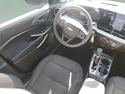 Used 2024 Chevrolet Trax LS FWD image 11