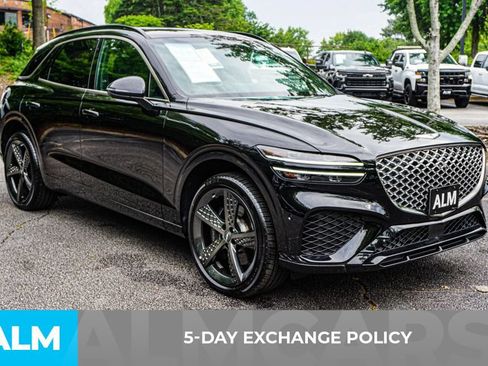 Used 2024 Genesis GV70 3.5T Sport w/ Sport Prestige Package AWD/4WD image 3