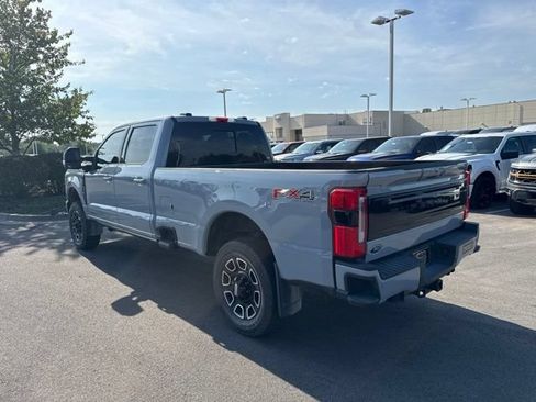 Used 2025 Ford F350 Platinum AWD/4WD image 4
