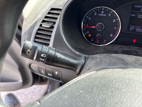 Used 2016 Kia Forte LX FWD image 16