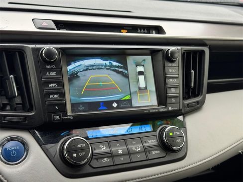 Used 2017 Toyota RAV4 Limited image 24