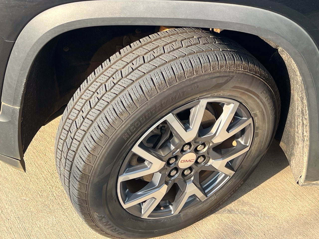Used 2023 GMC Acadia SLT AWD/4WD image 9