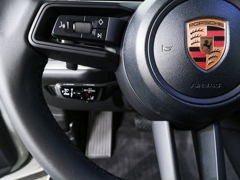 Certified 2025 Porsche Cayenne AWD image 10