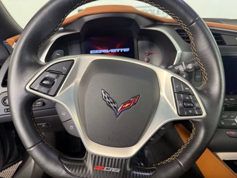 Used 2015 Chevrolet Corvette Z06 w/ 3LZ Preferred Equipment Group RWD image 27