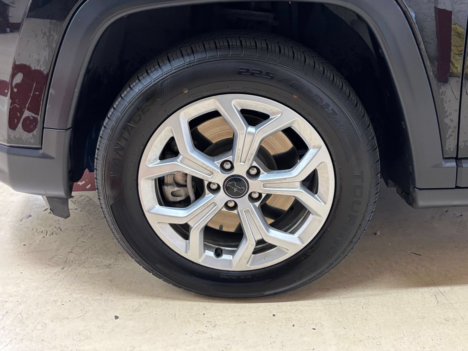 Used 2025 Jeep Compass Latitude AWD/4WD image 29