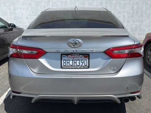 Used 2019 Toyota Camry SE FWD image 6
