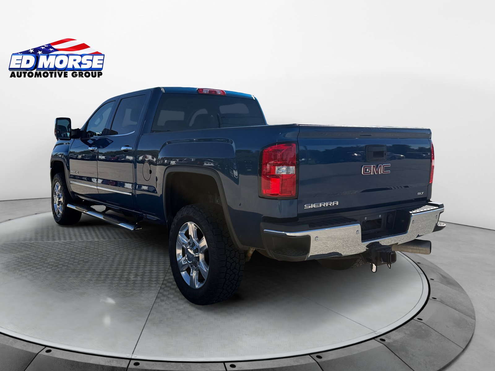 Used 2018 GMC Sierra 2500 SLT w/ Duramax Plus Package AWD/4WD image 3