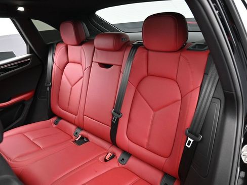 Certified 2020 Porsche Macan AWD/4WD image 24
