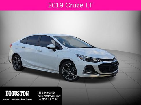 Used 2019 Chevrolet Cruze LT w/ RS Package FWD image 1