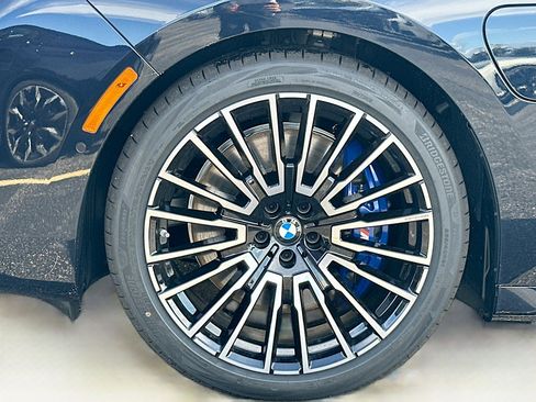 New 2026 BMW 750e xDrive image 27