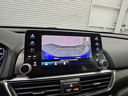 Used 2018 Honda Accord Sport image 18