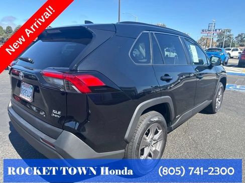 Used 2025 Toyota RAV4 XLE AWD/4WD image 9