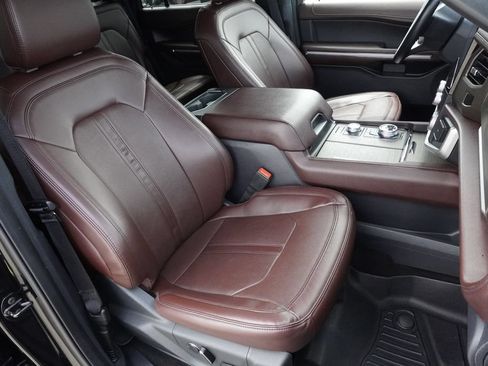 Used 2022 Ford Expedition Limited AWD/4WD image 24