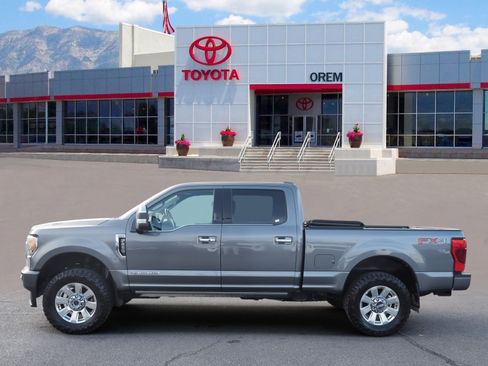 Used 2022 Ford F250 Platinum w/ FX4 Off-Road Package image 3