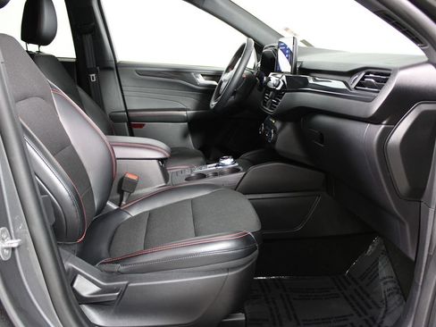 Used 2025 Ford Escape ST-Line FWD image 27