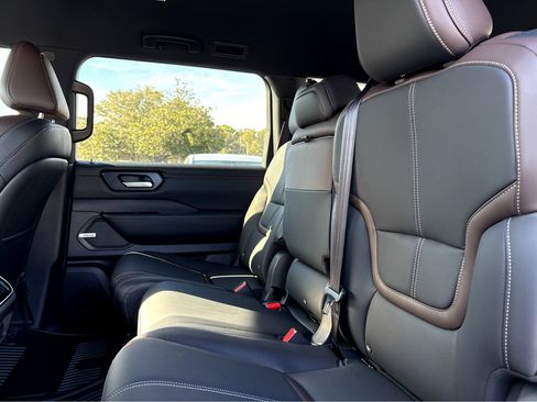 New 2026 Nissan Armada SL image 17