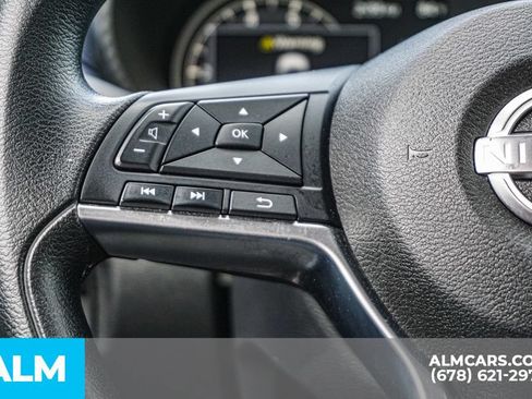 Used 2024 Nissan Versa SV FWD image 29