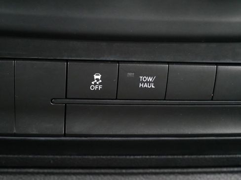 Used 2017 RAM 1500 Classic SLT AWD/4WD image 25