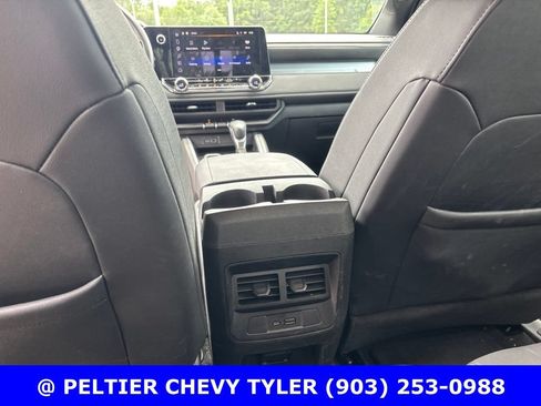 Used 2024 Chevrolet Colorado LT w/ LT Convenience Package III RWD image 21