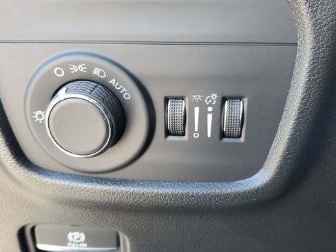 New 2025 Jeep Grand Cherokee L Altitude image 24