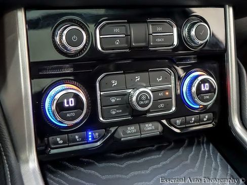 Certified 2022 GMC Yukon XL Denali AWD/4WD image 20