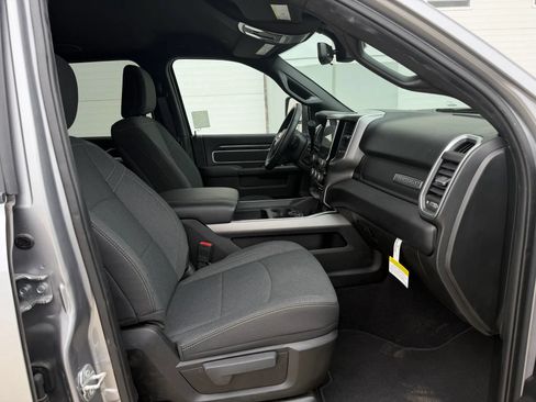 Used 2024 RAM 2500 Big Horn w/ Night Edition AWD/4WD image 14