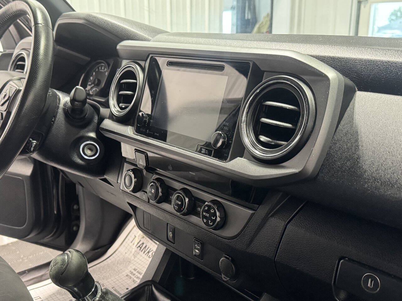 Used 2017 Toyota Tacoma TRD Sport w/ Tow Package AWD/4WD image 13