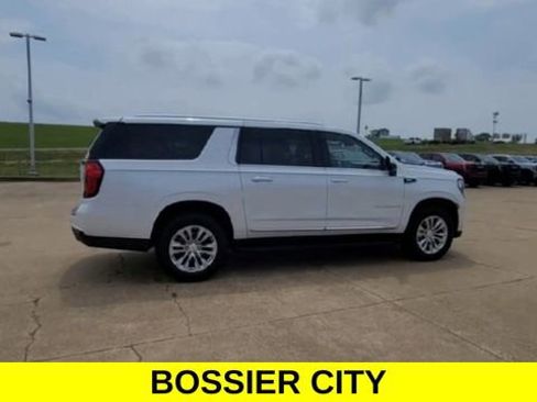 Certified 2023 GMC Yukon XL SLT w/ SLT Premium Package AWD/4WD image 9