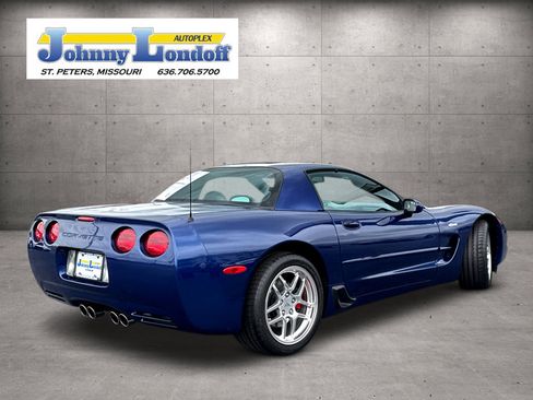 Used 2004 Chevrolet Corvette Z06 w/ Z06 Preferred Equipment Group RWD image 2
