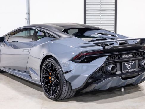 Used 2023 Lamborghini Huracan Tecnica image 7