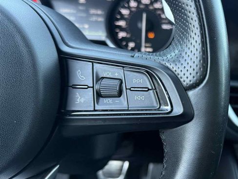 Used 2023 Alfa Romeo Giulia Veloce image 18