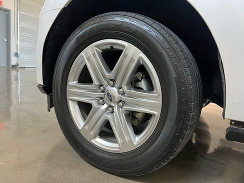 Used 2019 Ford Expedition XLT w/ Equipment Group 202A image 12