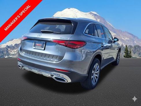 Used 2023 Mercedes-Benz GLC 300 4MATIC image 2