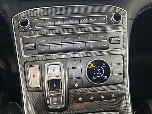 Used 2022 Hyundai Santa Fe Limited AWD/4WD image 26
