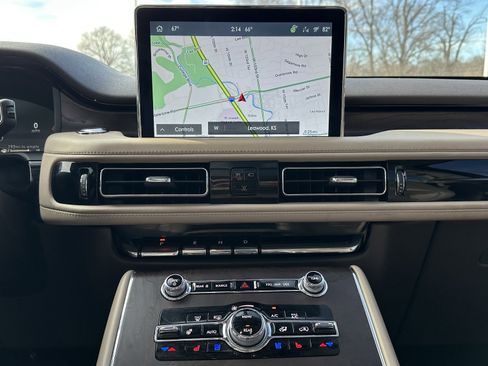 Used 2022 Lincoln Aviator Reserve w/ Equipment Group 201A image 31