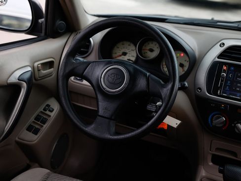 Used 2002 Toyota RAV4 2WD image 24